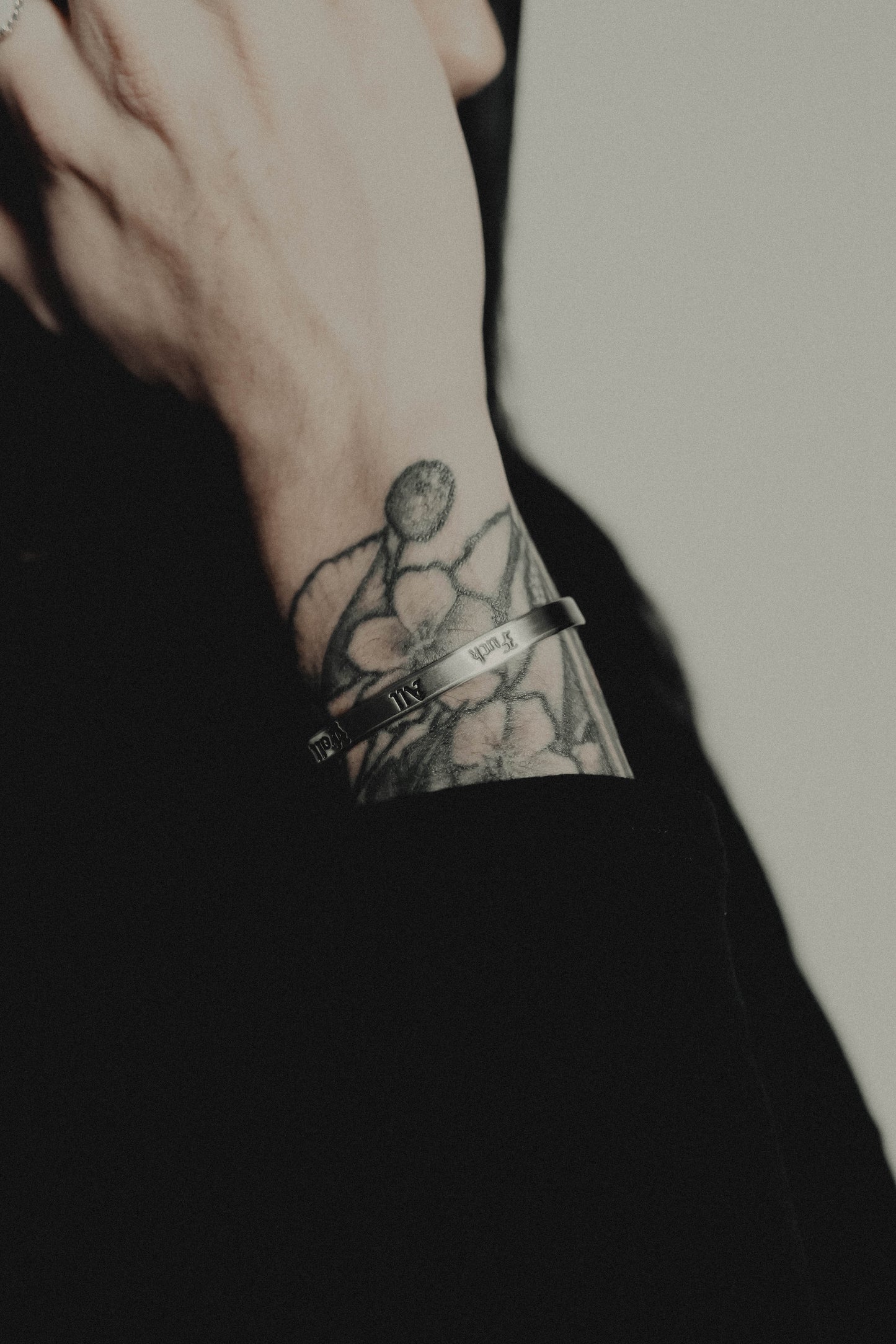THIN FAY STAINLESS STEEL CUFFS (LIMITED QUANTITIES)